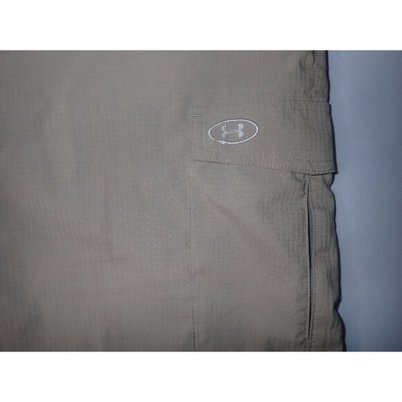 Under Armour Men's‎ Golf Athleisure Shorts Size 40 Khaki Nylon Flat Front - Picture 3 of 7